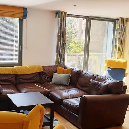 Altido Alluring 3Br Apt Near The Centre With Parking 에든버러 외부 사진