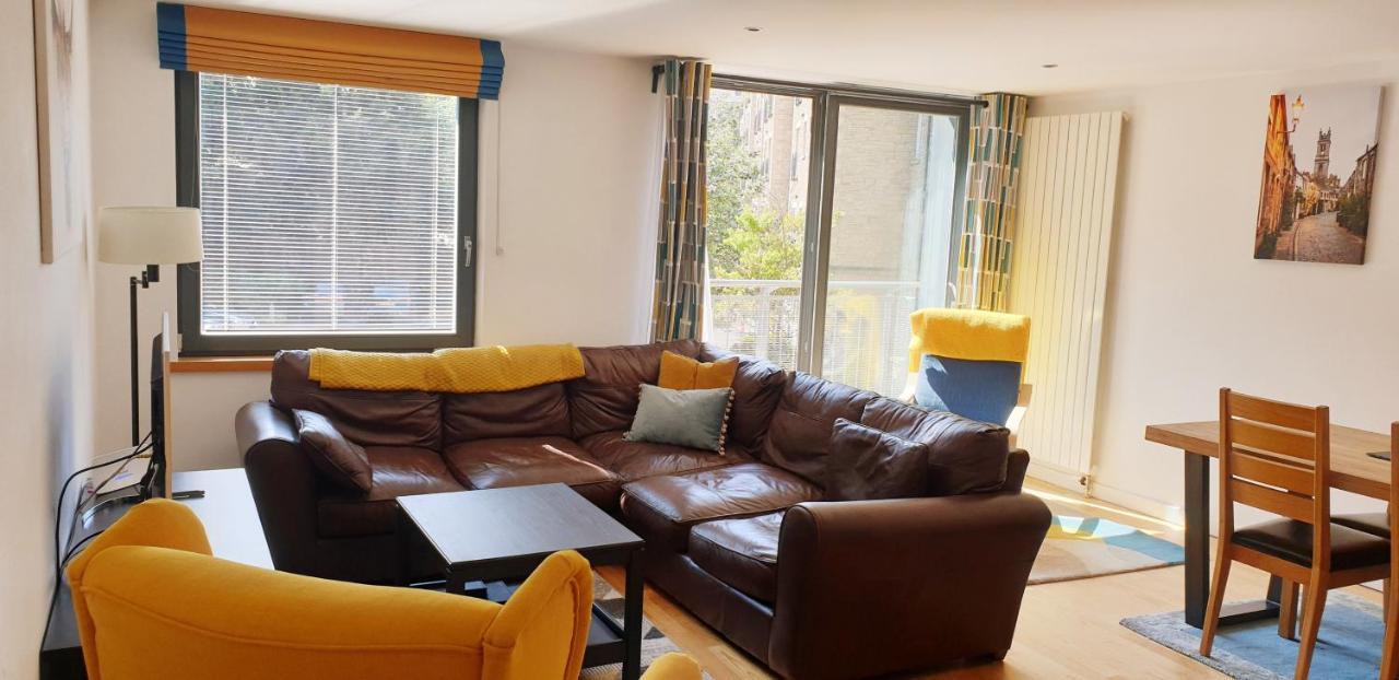 Altido Alluring 3Br Apt Near The Centre With Parking 에든버러 외부 사진