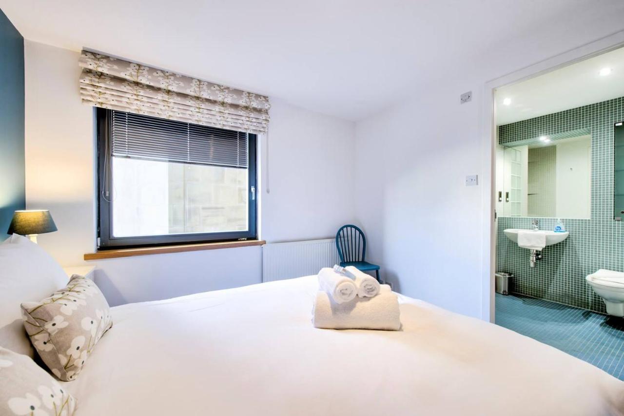 Altido Alluring 3Br Apt Near The Centre With Parking 에든버러 객실 사진
