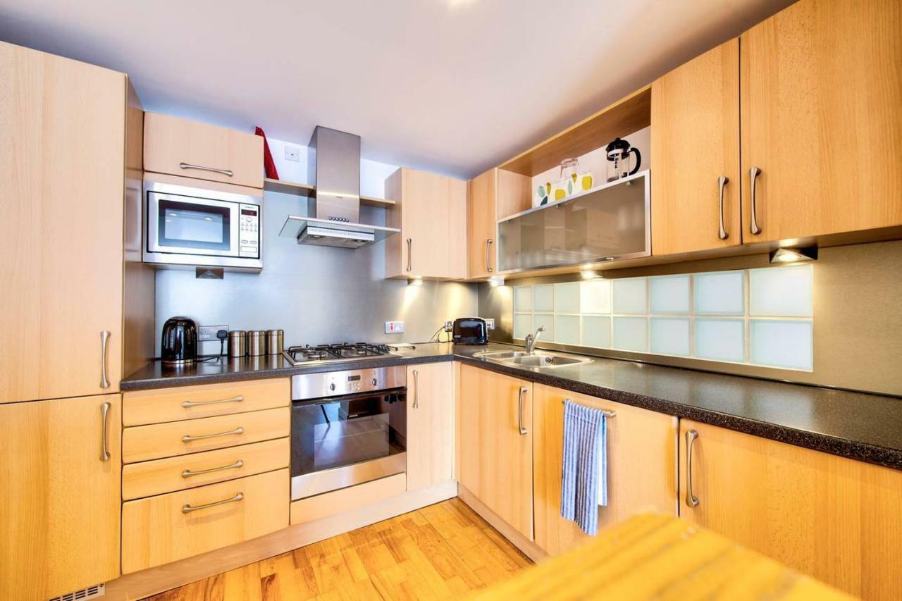 Altido Alluring 3Br Apt Near The Centre With Parking 에든버러 외부 사진
